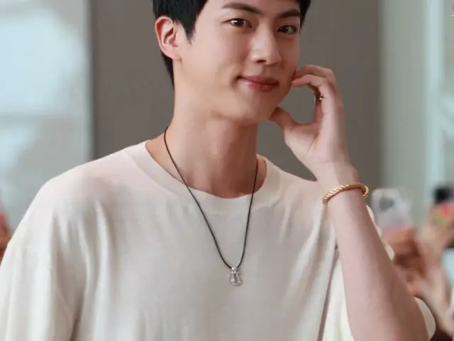 JIN将于11日上午启程前往法国，在仁川国际机场作为“2024年巴黎奥运会”火炬传递者参加