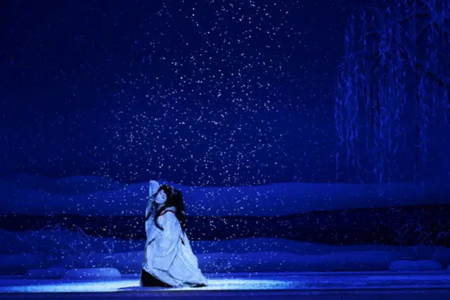 映画「国宝」19日に韓国公開、非常に美しい芸術的狂気…戦慄を生むイ・サンイル監督の「マスターピース」