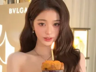 IVE 的张元英以惊艳的造型庆祝年末……她的美貌超越了品牌本身。