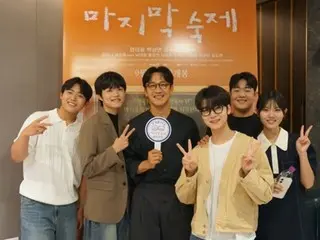 严泰雄在电影《最后的作业》中自我隔离后重返大银幕，得到了全家人的支持