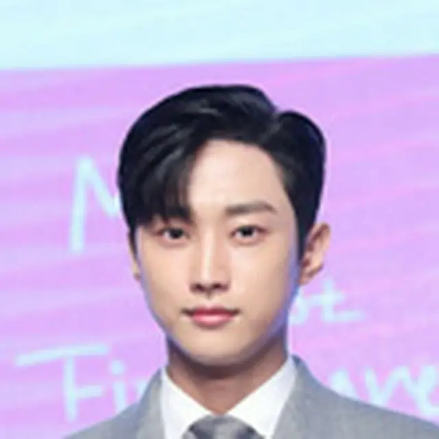 JINYOUNG（チョン・ドンミン）