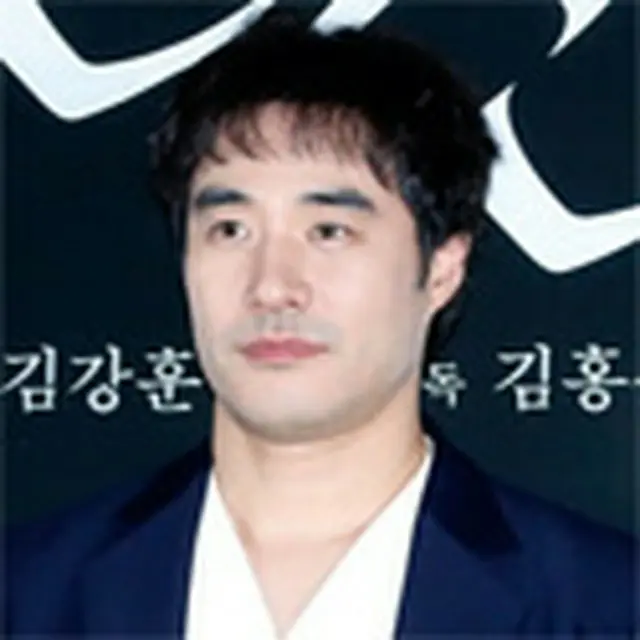 Bae SeongWoo（コ・ソクトン）