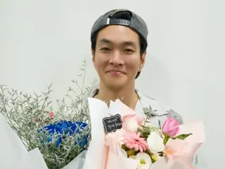 李圭韩分享顺利完成话剧《我的叔叔》首演后的感想：“新的挑战，会长久珍惜这份心情”