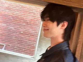 卞宇硕，穿牛仔上衣的帅哥...温暖的气息让他看起来帅气无比