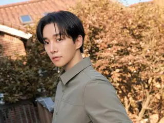 2PM俊昊，充满秋日气息的简约衬衫造型