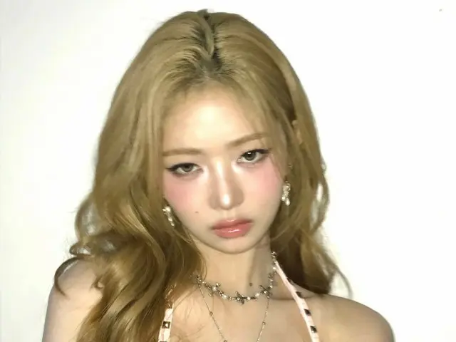 “IVE” 慵懒、挑逗、梦幻而性感的眼神……可爱的康苏尼经历了一场戏剧性的转变